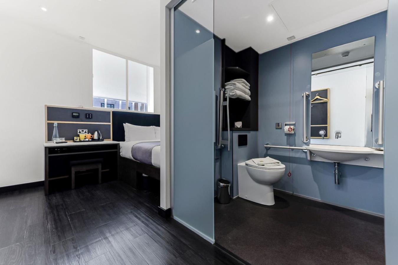 The Z Hotel Strand Лондон Екстер'єр фото
