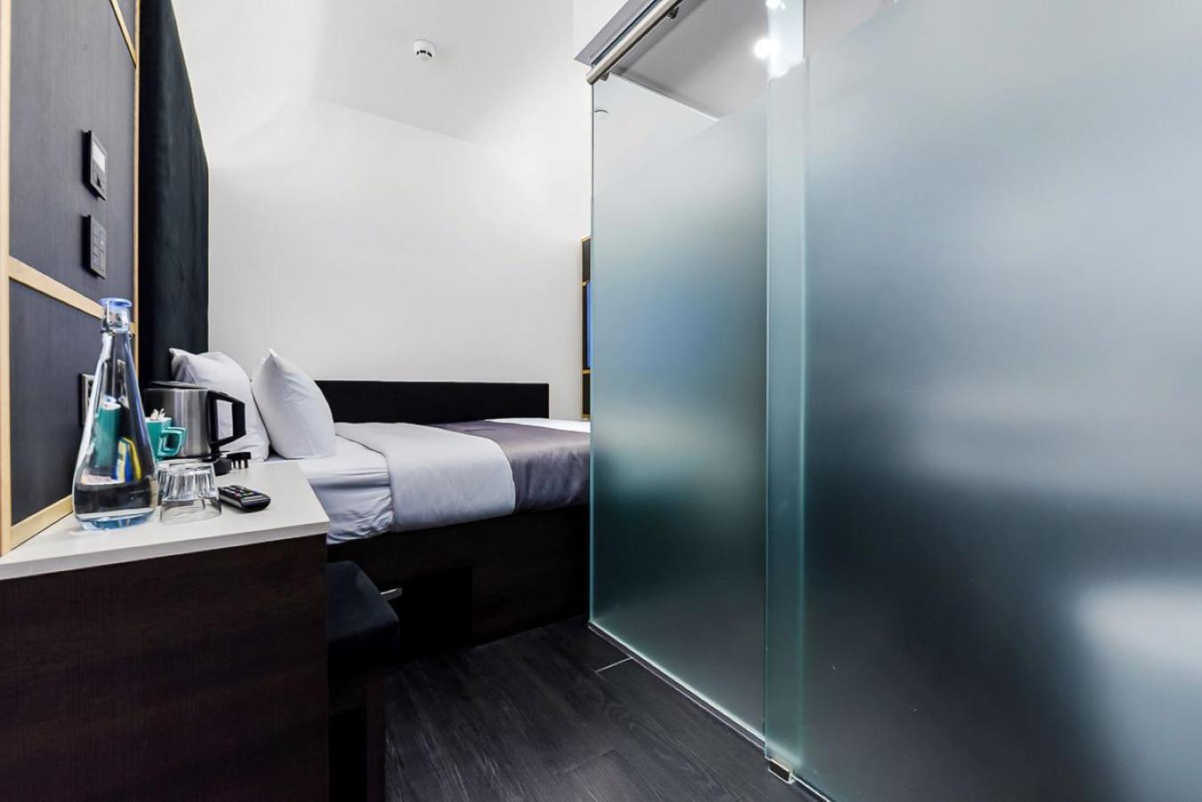 The Z Hotel Strand Лондон Екстер'єр фото